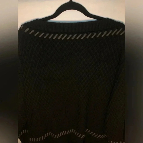 Contrast Stitch Sweater - Picture 11 of 14